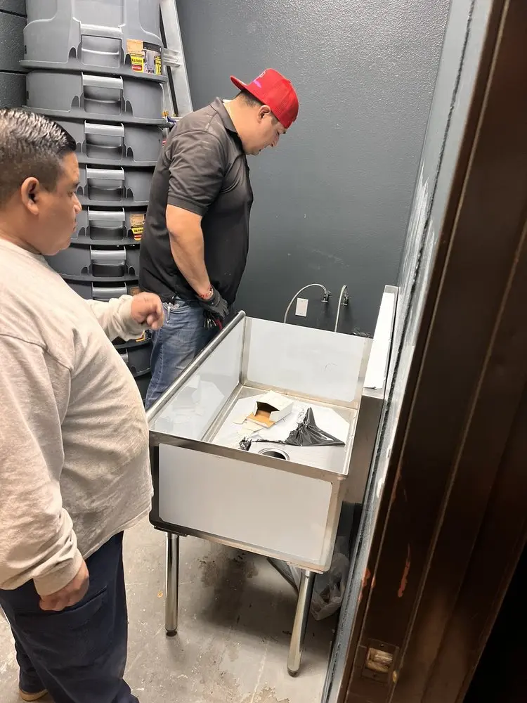 Commercial plumbing and sink installation in Everbreeze Plateau